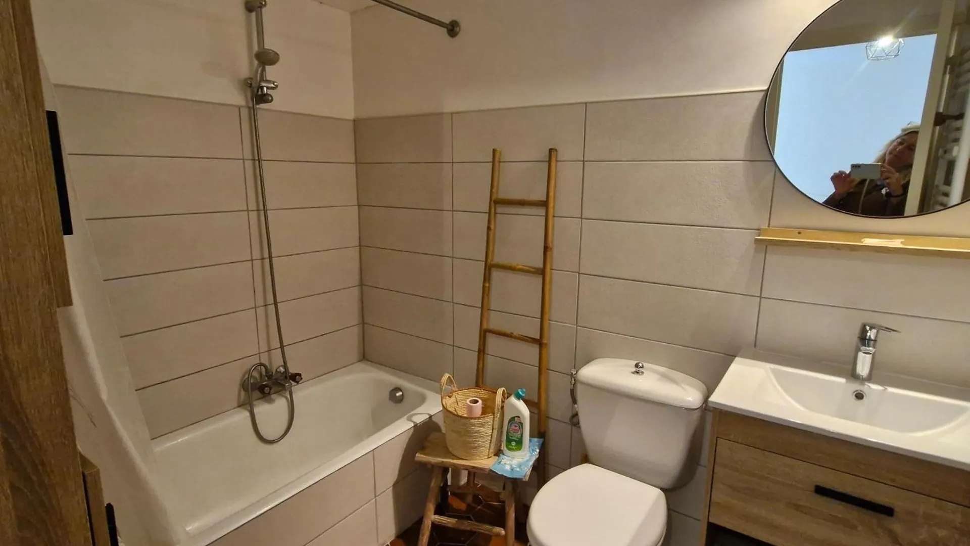 Studio Climatise Pres De La Plage Et Commerces, Parking, Animaux Acceptes, Sainte-Maxime - Fr-1-780-92 0*,  France