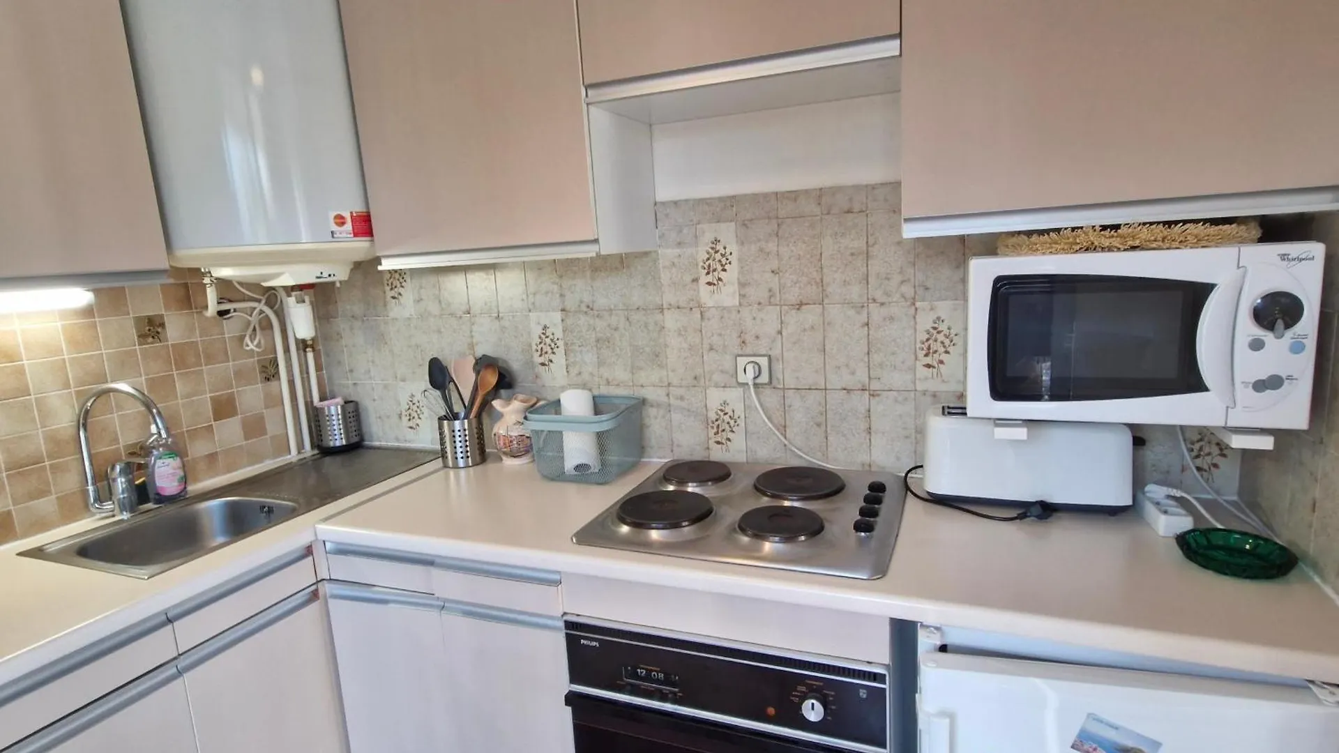 Studio Climatise Pres De La Plage Et Commerces, Parking, Animaux Acceptes, Sainte-Maxime - Fr-1-780-92