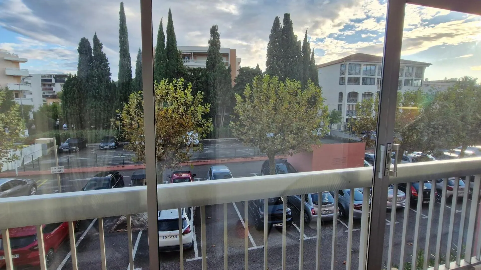 Studio Climatise Pres De La Plage Et Commerces, Parking, Animaux Acceptes, Sainte-Maxime - Fr-1-780-92 location